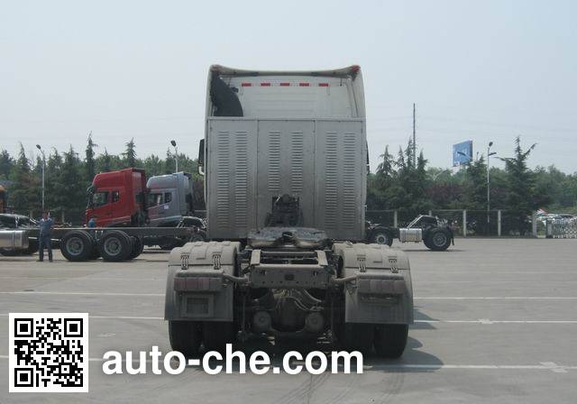 Sinotruk Howo dangerous goods transport tractor unit ZZ4257V384HE1LW