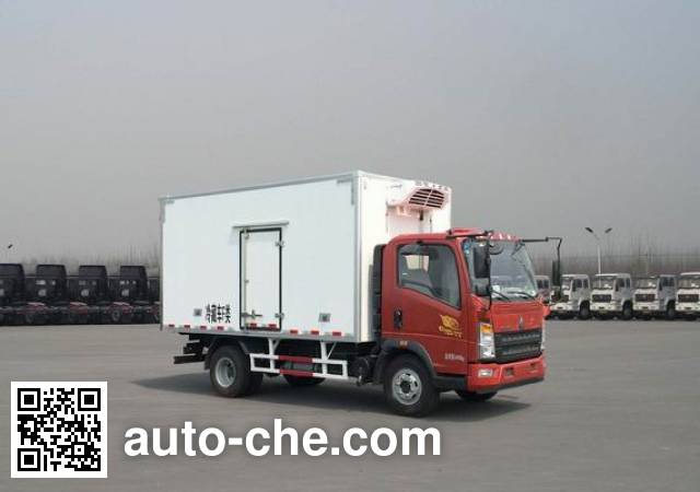 Sinotruk Howo refrigerated truck ZZ5107XLCG421CE199