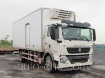 Sinotruk Howo refrigerated truck ZZ5167XLCK501GE1